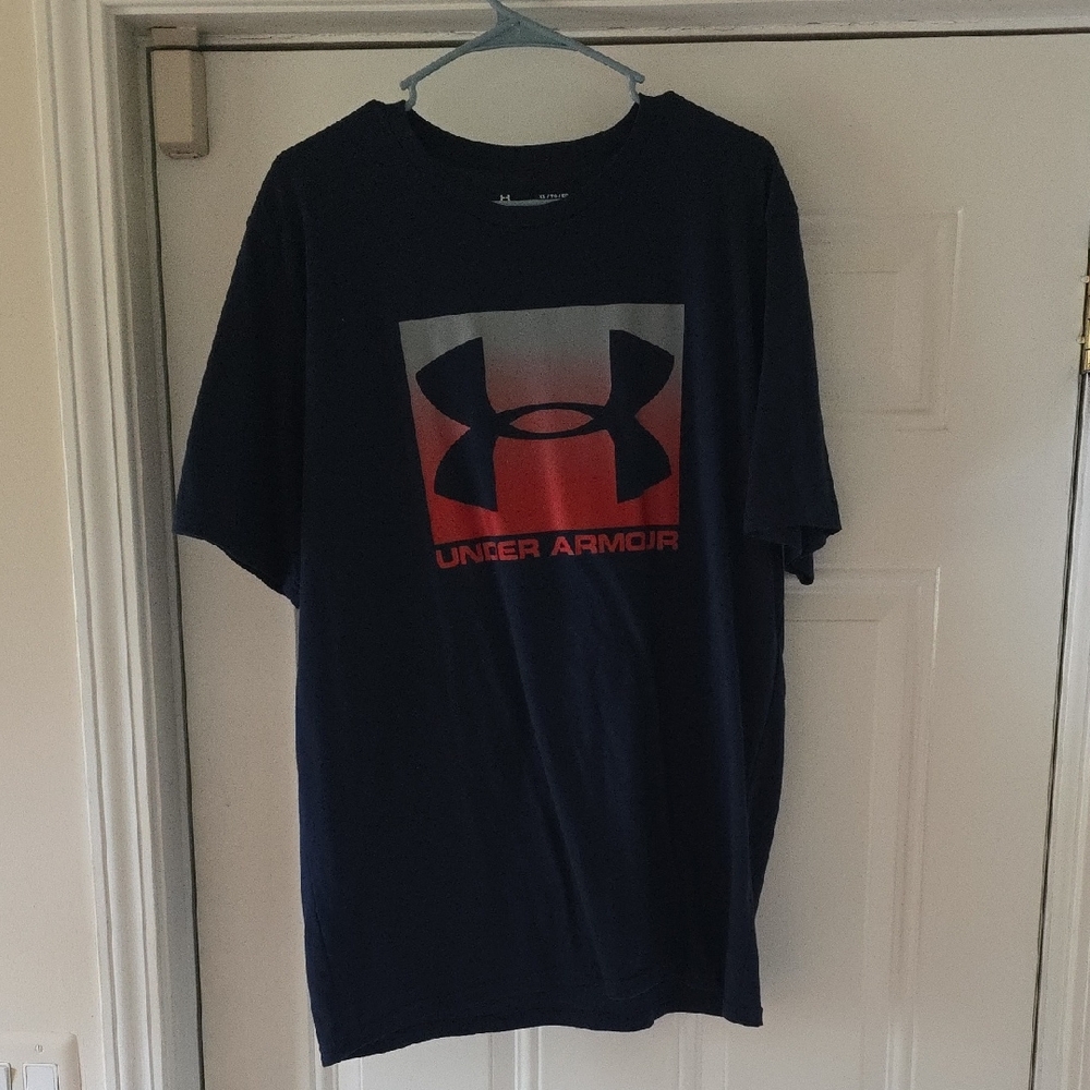 Under Armour Men's Black and Red Logo Tee